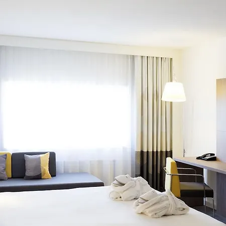 Novotel World Forum Hotell 4*