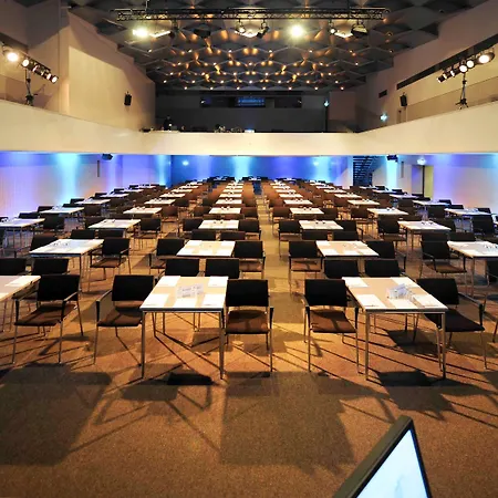 Hotel Novotel World Forum 4*