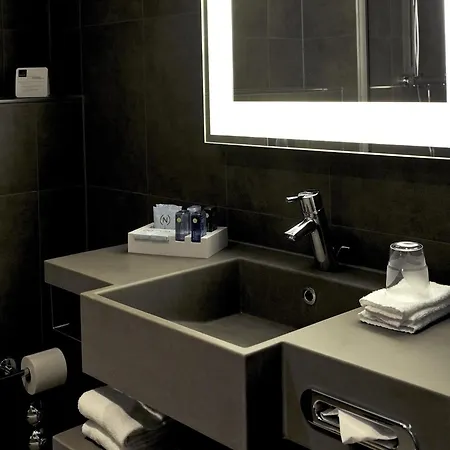 Hotel Novotel World Forum 4*