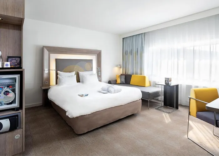 Novotel World Forum Hotell 4*