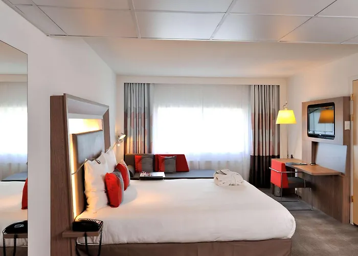 Novotel World Forum Hotel 4*