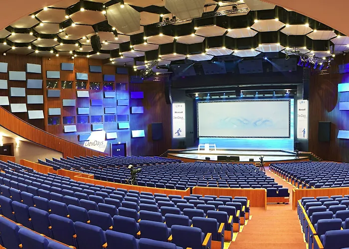 Novotel World Forum Hotell 4*