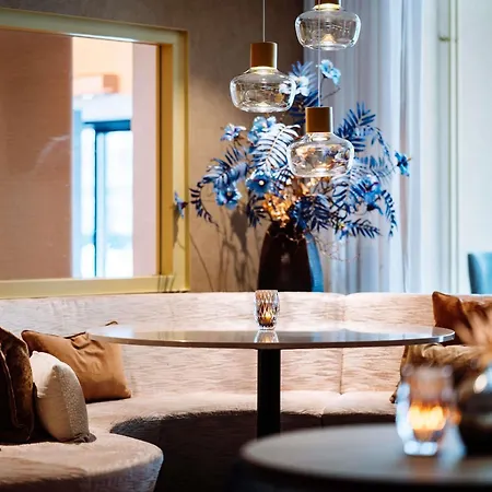 Novotel World Forum 4* Hága