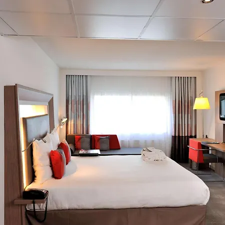 Novotel World Forum Hotel 4*