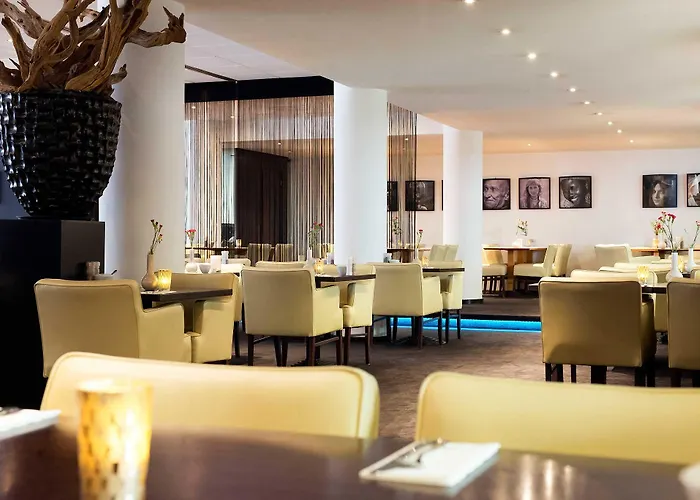 Novotel World Forum Hotel 4*