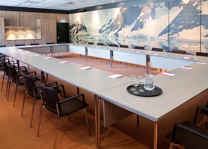 Hotel Novotel World Forum 4*