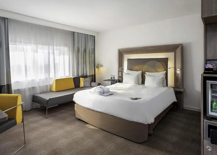 Hotel Novotel World Forum 4*