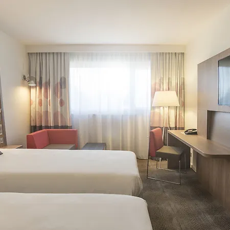 Hotel Novotel World Forum 4*
